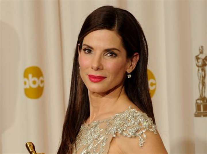 Unveiling The Secrets Of Sandra Bullock's Timeless Beauty